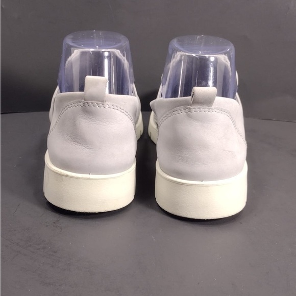 Ecco  Women’s Gray Slip-On Shoes size 6 pre
Owned Exellent condition main image 8
